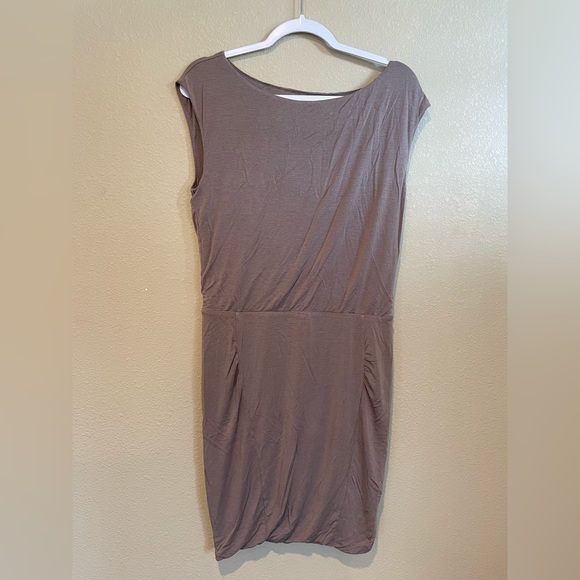 Athleta Westwood sleeveless dress in Taupe woman’s size medium - Picture 2 of 9
